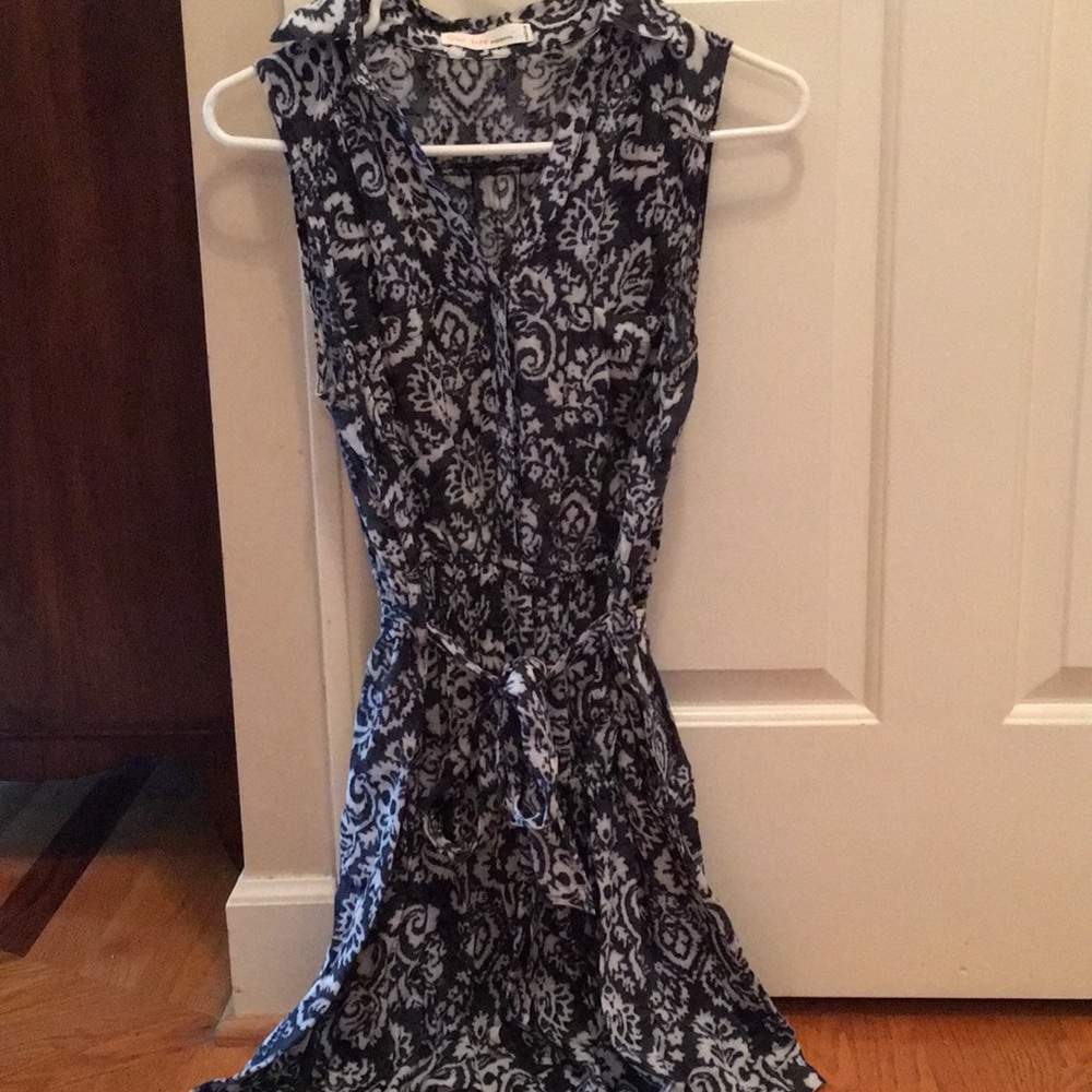 Sleeveless dress